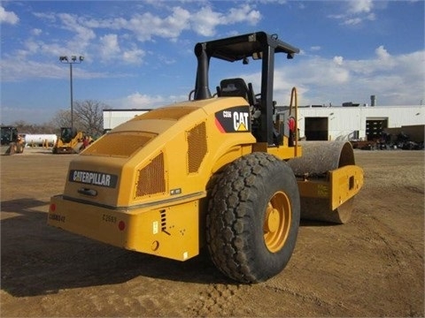 Compactadora Vibratoria Caterpillar CS56