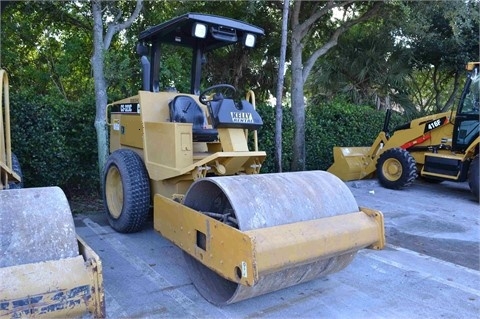 Compactadora Vibratoria Caterpillar CS-323 C en buenas condicione Ref.: 1417809674871455 No. 3