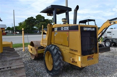 Compactadora Vibratoria Caterpillar CS-323 C en venta, usada Ref.: 1417813073468346 No. 3