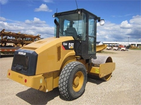 Compactadora Vibratoria Caterpillar CS44