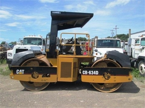 Compactadora Vibratoria Caterpillar CB-634D