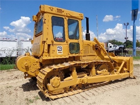 Dozers/tracks Caterpillar D6D