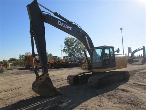 Hydraulic Excavator Deere 200D