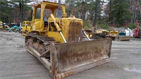 Dozers/tracks Caterpillar D6D