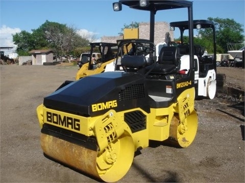 Compactadora Vibratoria Bomag BW120AD