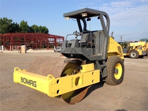 Compactadora Vibratoria Bomag BW177D