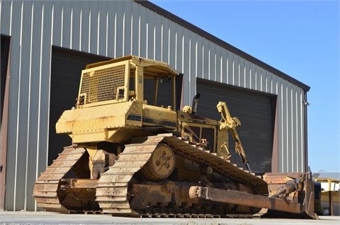 Dozers/tracks Caterpillar D6H