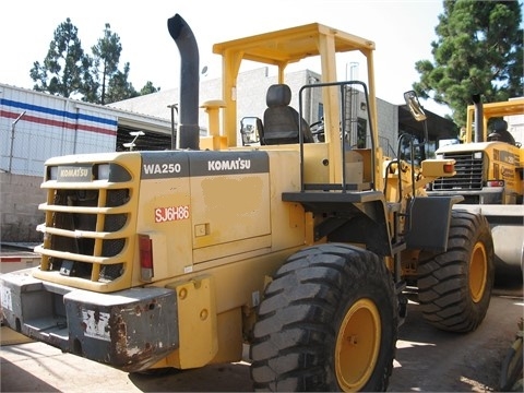 Cargadoras Sobre Ruedas Komatsu WA250