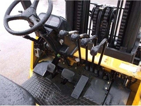 Freightelevator Caterpillar GC55