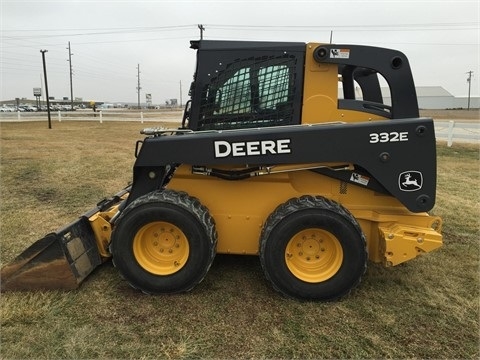 Minicargadores Deere 332 de medio uso en venta Ref.: 1420669495576676 No. 2