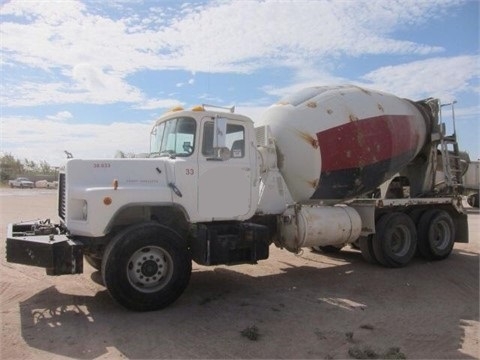 Mezcladoras De Concreto Mack DM690S usada a la venta Ref.: 1420921830882556 No. 4