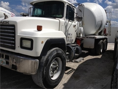 Mezcladoras De Concreto Mack RD690S importada en buenas condicion Ref.: 1420937563366350 No. 4