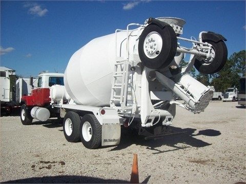 Mezcladoras De Concreto Mack RD690S seminueva Ref.: 1420938031779712 No. 2