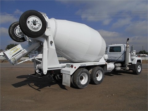 Mezcladoras De Concreto Mack RD690S