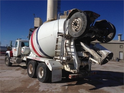 Mezcladoras De Concreto Mack RD688S