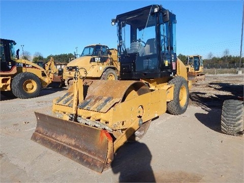 Compactadora Vibratoria Caterpillar CS44