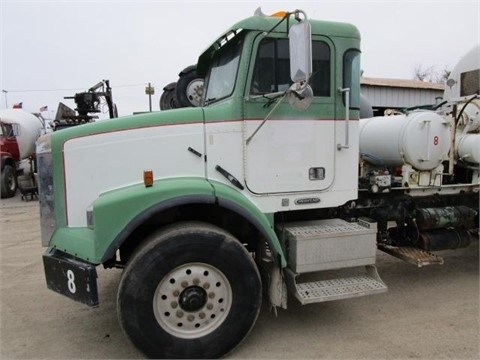 Mezcladoras De Concreto Freightliner FLD12064SD seminueva Ref.: 1425503666169893 No. 2