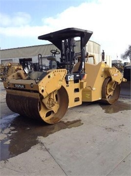 Compactadora Vibratoria Caterpillar CB54