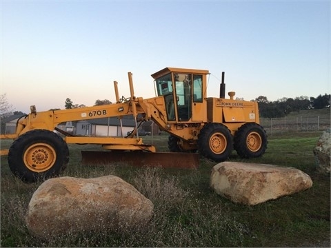 Motoconformadoras Deere 670B