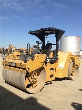 Compactadora Vibratoria Caterpillar CB54