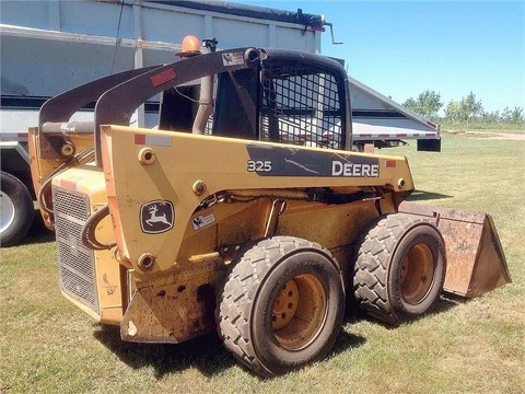 Minicargadores Deere 325 usada a buen precio Ref.: 1427492728889772 No. 3