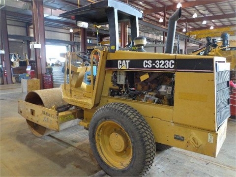 Compactadora Vibratoria Caterpillar CS-323C seminueva en venta Ref.: 1427919586257582 No. 2