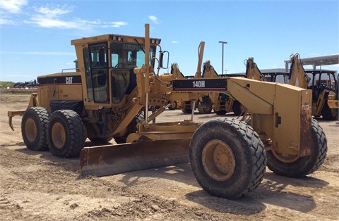 Motoconformadoras Caterpillar 140H de medio uso en venta Ref.: 1428538032552207 No. 2