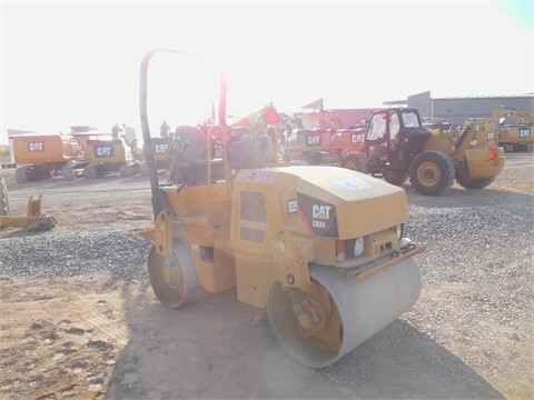 Compactadora De Doble Rodillo Caterpillar CB24