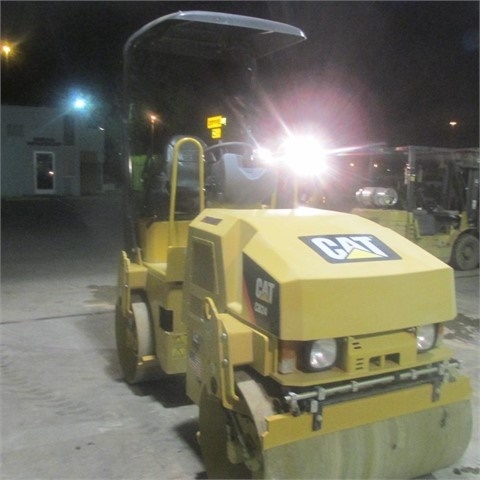 Compactadora De Doble Rodillo Caterpillar CB24