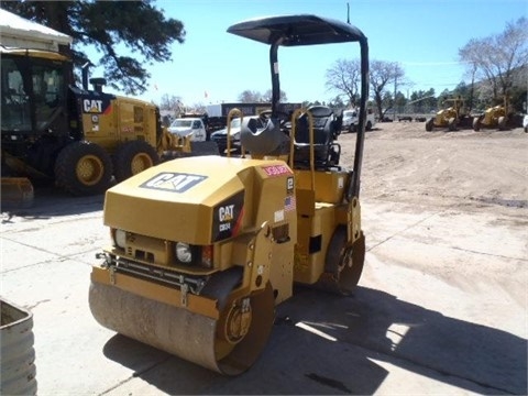 Compactadora De Doble Rodillo Caterpillar CB24