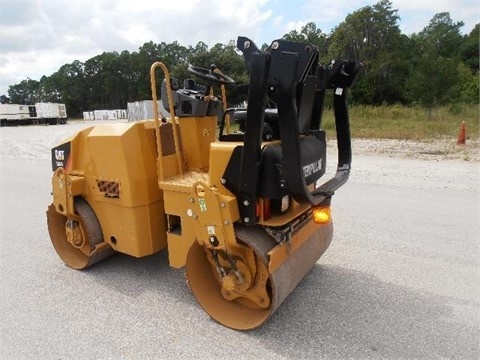 Compactadora De Doble Rodillo Caterpillar CB24 de medio uso en ve Ref.: 1429933075988448 No. 4