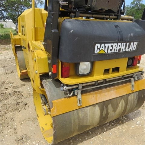 Compactadora De Doble Rodillo Caterpillar CB24 de medio uso en ve Ref.: 1429933534331464 No. 3