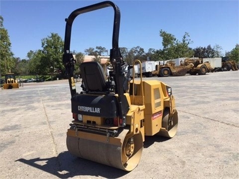 Compactadora De Doble Rodillo Caterpillar CB24 de segunda mano a  Ref.: 1429933841548011 No. 3