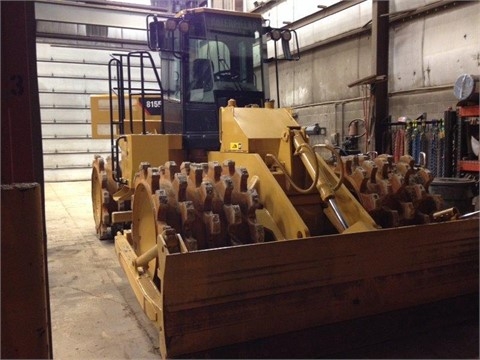 Compactadoras Suelos Y Rellenos Caterpillar 815F