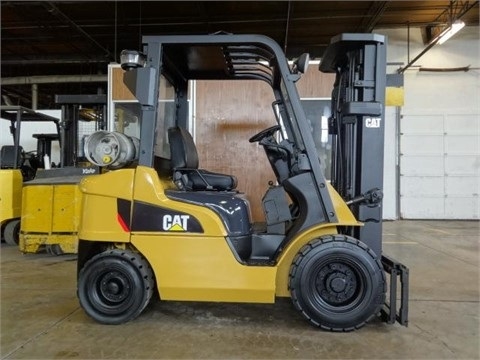 Montacargas Caterpillar P5000