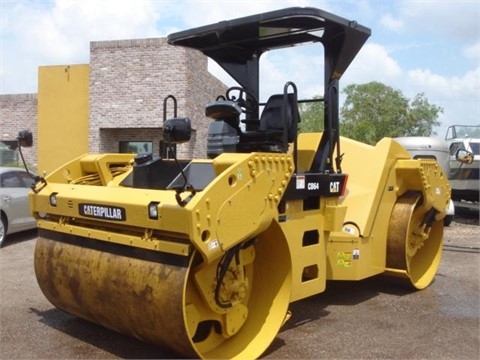 Compactadora Vibratoria Caterpillar CB64 de segunda mano Ref.: 1432586680722162 No. 2