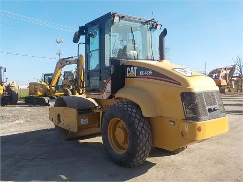 Compactadora Vibratoria Caterpillar CS-433E de segunda mano Ref.: 1432664772203009 No. 3