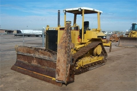 Dozers/tracks Caterpillar D5M