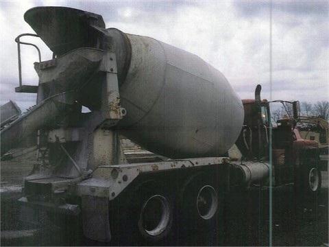 Mezcladoras De Concreto Mack DM237 de medio uso en venta Ref.: 1435696505637319 No. 2