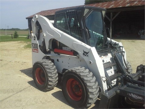 Minicargadores Bobcat  S300 usada a buen precio Ref.: 1435805728995869 No. 4