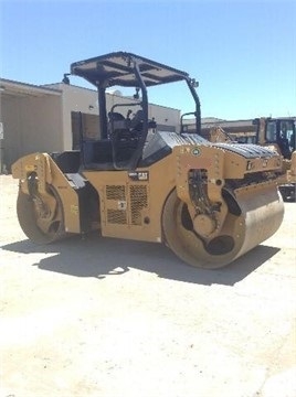 Compactadora Vibratoria Caterpillar CB54 en optimas condiciones Ref.: 1436566985499170 No. 4