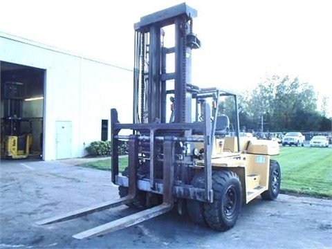 Freightelevator Caterpillar DP150