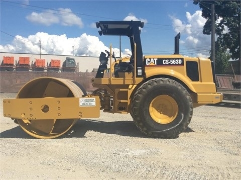 Compactadora Vibratoria Caterpillar CS-563D