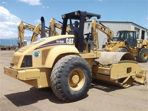 Compactadora Vibratoria Caterpillar CS-563E