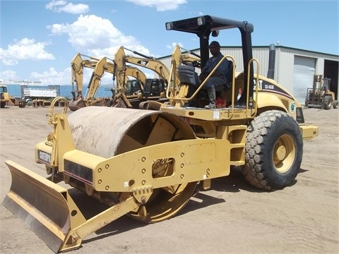 Compactadora Vibratoria Caterpillar CS-563E de segunda mano a la  Ref.: 1437600282505888 No. 4