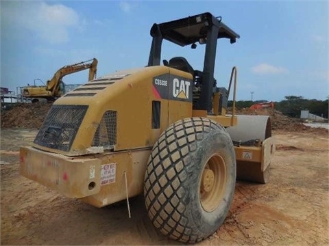 Compactadora Vibratoria Caterpillar CS-533E en buenas condiciones Ref.: 1437601822555079 No. 4