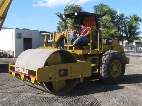 Vibratory Compactors Caterpillar CS-533E