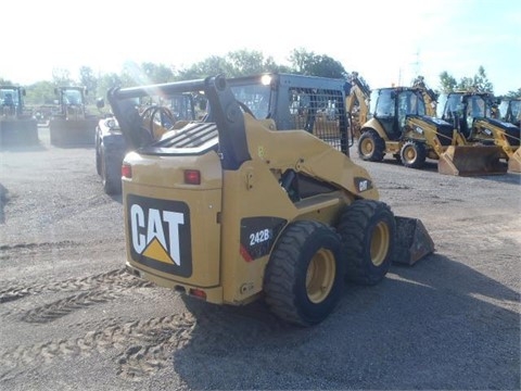 Minicargadores Caterpillar 242B usada a buen precio Ref.: 1437677039792632 No. 3