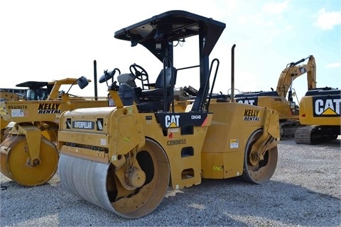 Compactadora Vibratoria Caterpillar CB-434D