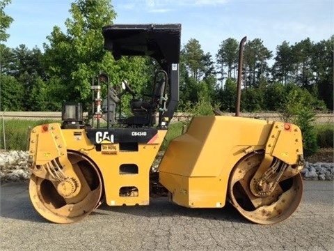 Compactadora Vibratoria Caterpillar CB-434D